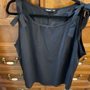 SHEIN sleeveless top. Bow details on shoulders. Never worn.